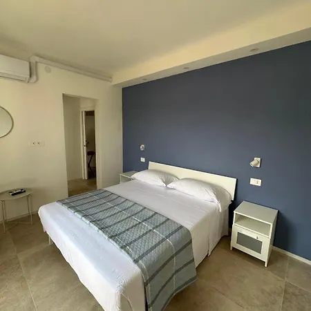 Viola Rooms, A 200mt Dalla Di 홈스테이 프로키오