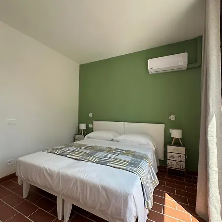 Viola Rooms, A 200mt Dalla Di Δωμάτια σε οικογενειακή κατοικία Procchio (Isola d'Elba)